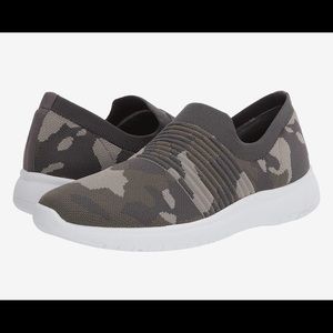 Blondo Karen Waterproof Knit Sneaker